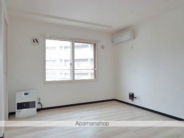ASSET IVの内装写真