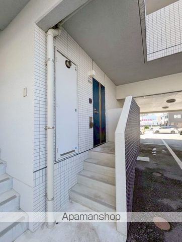マリベールASAHIの玄関写真