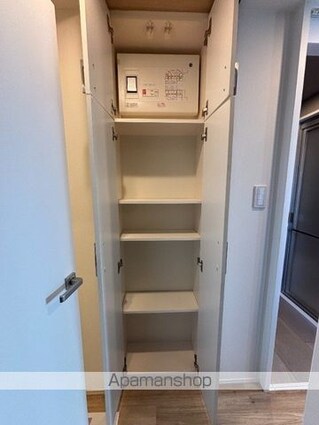 東京都千代田区岩本町２丁目[1LDK/42.16m2]の内装1