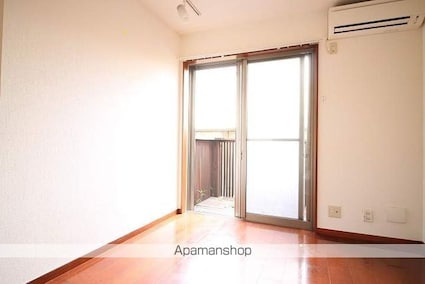 Ａｐａｒｔｍｅｎｔ　三鷹の森[1R/16.7m2]のリビング・居間