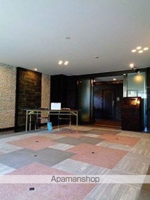 ルーブル三軒茶屋伍番館[1K/25.52m2]のエントランス