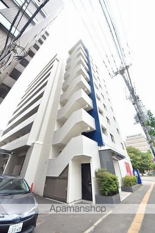 赤いマンション北大前の外観写真