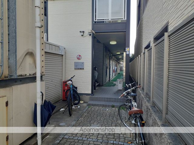 レオパレスリヴィエールの玄関写真