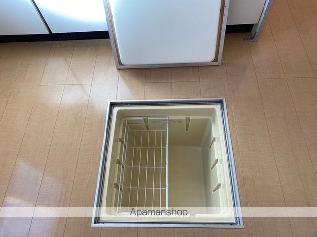 リビングタウン村国 Dの内装写真
