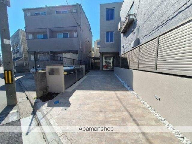 ヘーベルヴィレッジ浦和領家ヴェルデの玄関写真