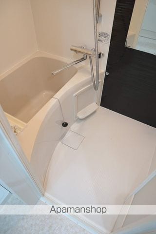 エヌエムスワサントトゥレーズの内装写真