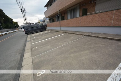 フォレストＲ[1LDK/45.54m2]の駐車場1