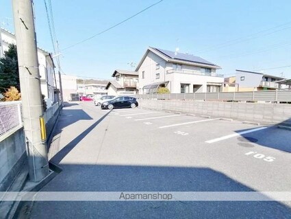 シティハイツ真野[3DK/48m2]の駐車場1