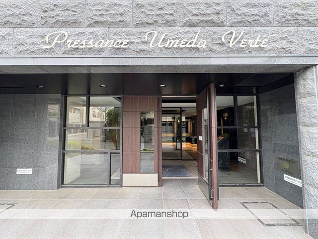 プレサンス梅田ヴェルテの玄関写真