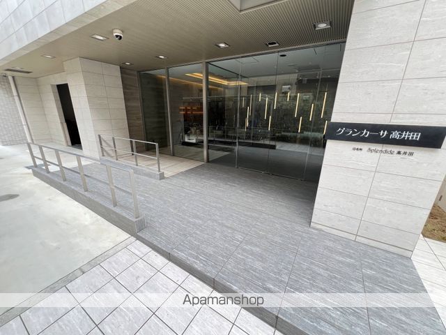 グランカーサ高井田の玄関写真