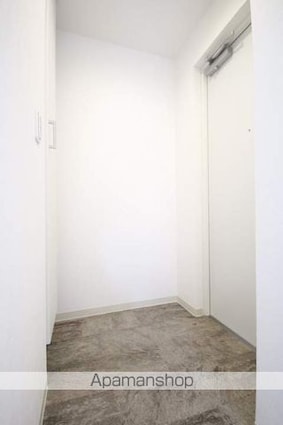 マノワール豊中玉井町[1LDK/35.4m2]の玄関