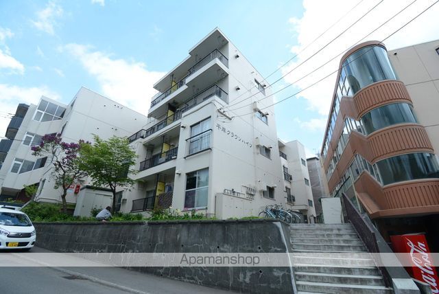 平岸クラウンハイツの外観写真