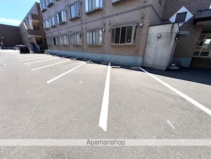 ペイサージュ港町[1K/29.84m2]の駐車場