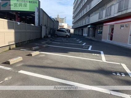 中央グランドハイツ[3DK/56.1m2]の駐車場
