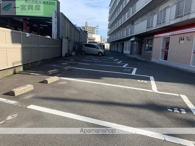 中央グランドハイツ[3DK/56.1m2]の駐車場