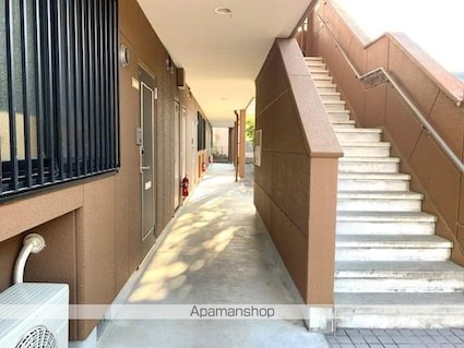 滋賀県彦根市野田山町[2LDK/49.58m2]のエントランス3