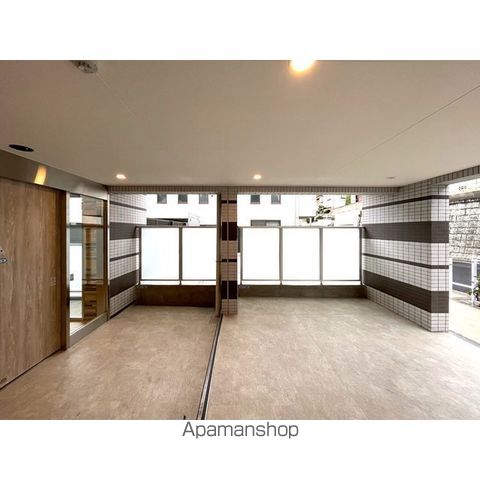 ドゥーエ成増の玄関写真
