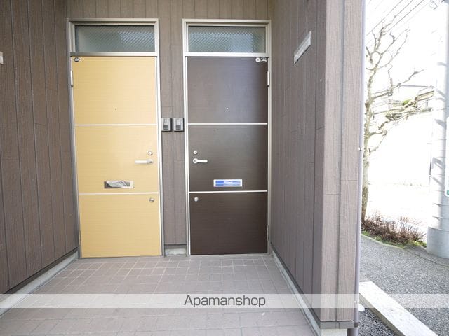 越後線 内野駅 徒歩7分 2階建 築16年の玄関写真