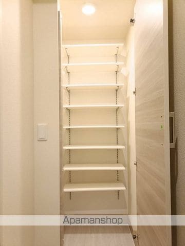 浜松市中央区 3階建 築2年の内装写真