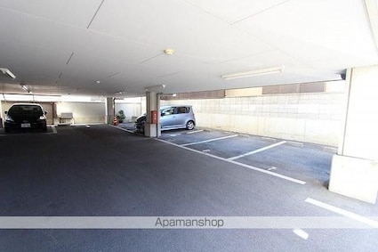 リビエール春日[1K/25.92m2]の駐車場