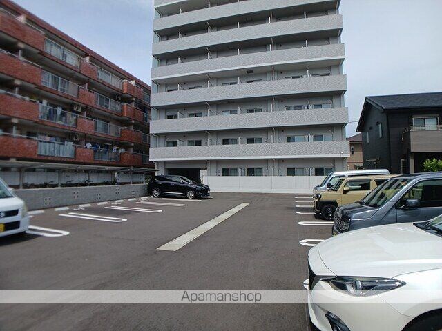 ＦＬレジデンス１[1K/30.11m2]の駐車場