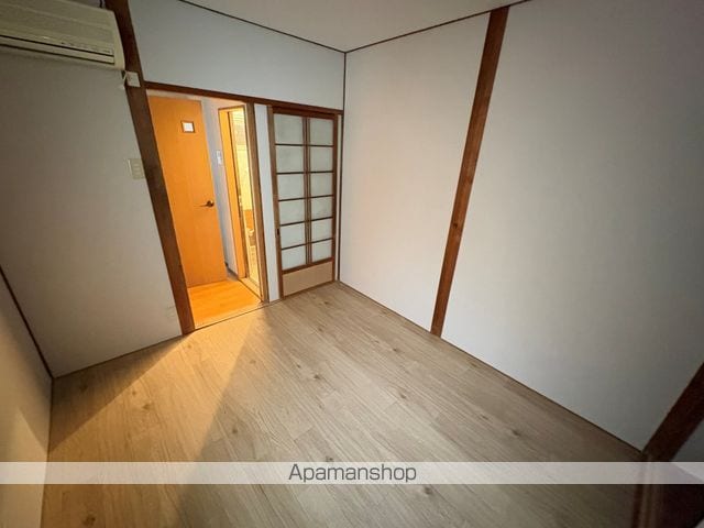 布市町1−5−4貸家の内装写真