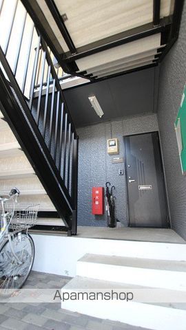 ロイヤルコート鷲巣 参番館の玄関写真