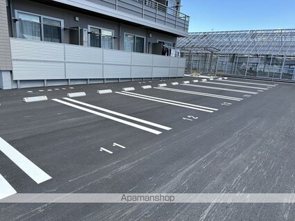 ベレオ　チェラーグⅡ[2LDK/55.46m2]の駐車場