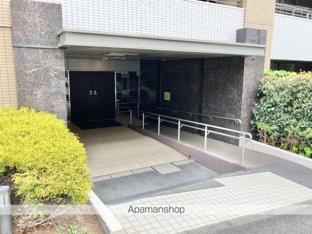 センターフォートG棟の玄関写真