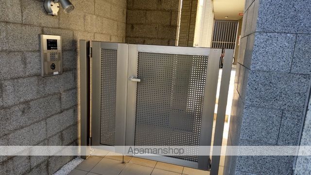 天使堂ビルの玄関写真