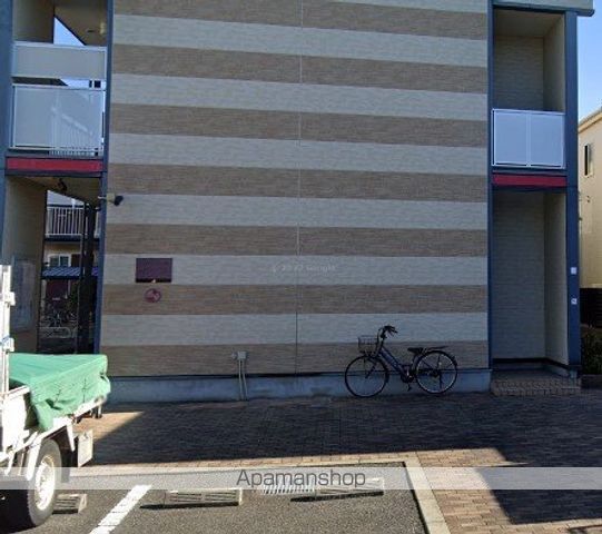 レオパレス小和田の玄関写真