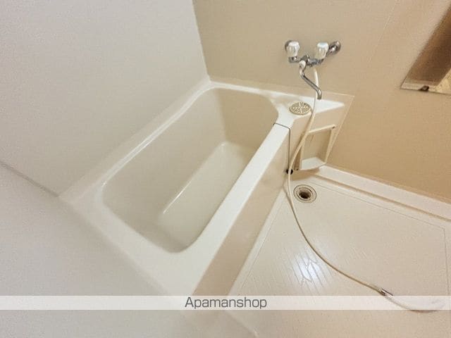 ロイヤルシティ参番館若松町の内装写真