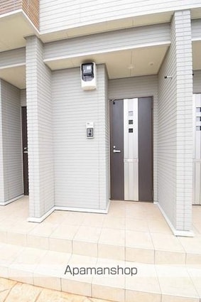 イセソラージュＢ[1LDK/54.16m2]のエントランス1