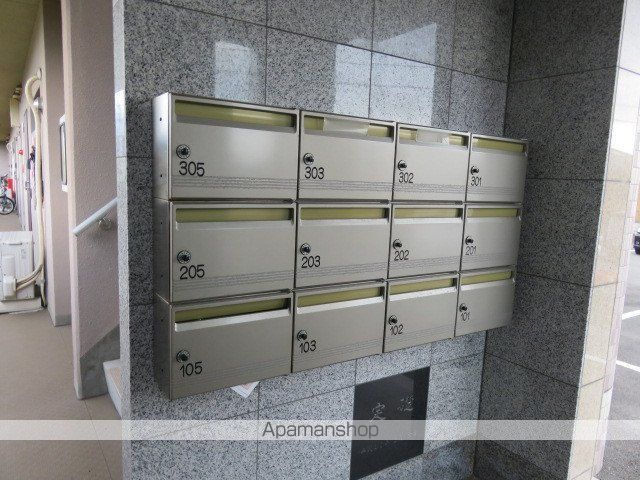 エクセレントコーンの玄関写真