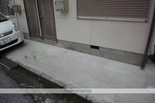 沢村アパートの玄関写真