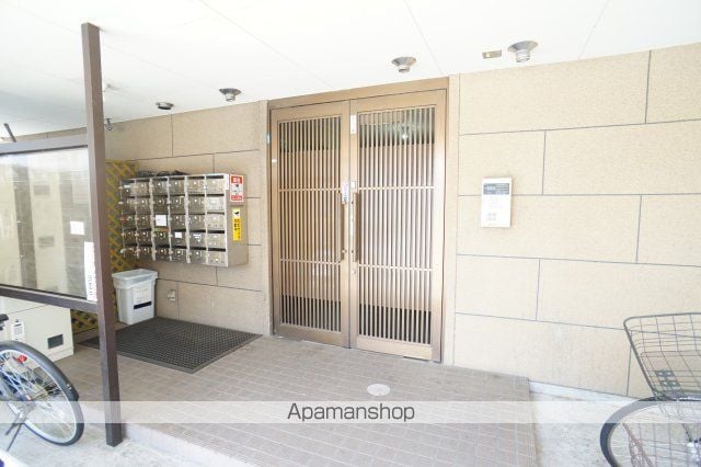 プレミール新大宮の玄関写真