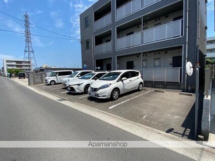 ノンニーナ蔦[1K/27.88m2]の駐車場