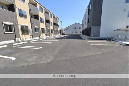 Ｉ・ＶＩＬＬＡＧＥ大手町　Ａ[1LDK/60.17m2]の駐車場