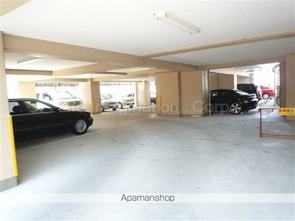 サンセールりら[2LDK/52.65m2]の駐車場
