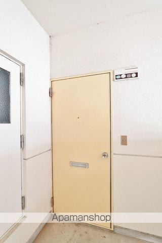 第1ますやマンションの玄関写真