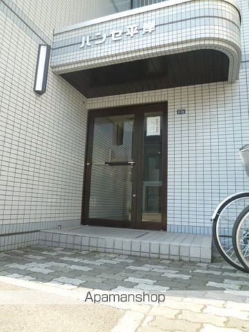 パンセ平岸の玄関写真