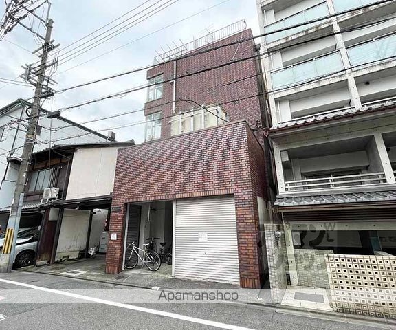 二条グランドハイツの外観写真