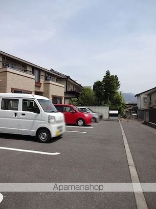 フレスクーラ[1LDK/50.09m2]の駐車場2