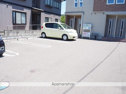 新潟県上越市栄町２丁目[1LDK/42.71m2]の駐車場1