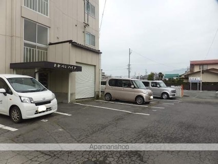 さかべいハイツ[3DK/55.37m2]の駐車場