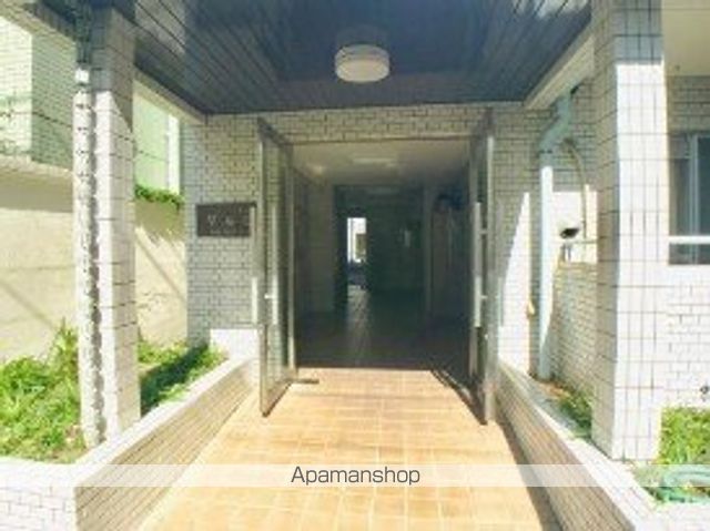 ニューハイム早稲田の玄関写真