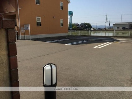 Ａｌｉｖｅ　ｉｔ　刻　Ⅱ[2DK/52.53m2]の駐車場