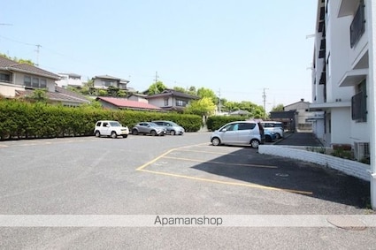 広島県福山市春日町吉田[3DK/54.18m2]の駐車場1