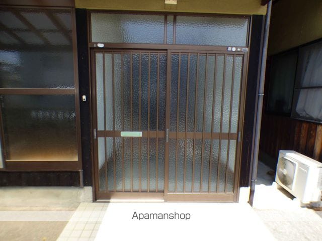 予讃線 今治駅 徒歩20分 2階建 築28年の玄関写真