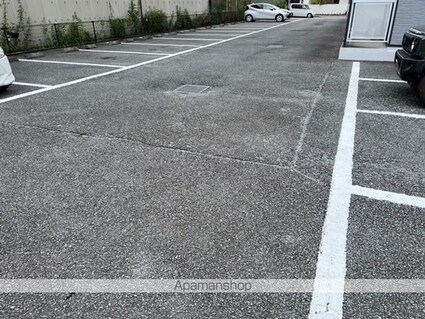 レオパレスベガ甲府南[1K/20.81m2]の駐車場